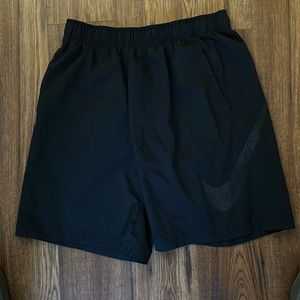 Nike dri-fit shorts sz L. Black